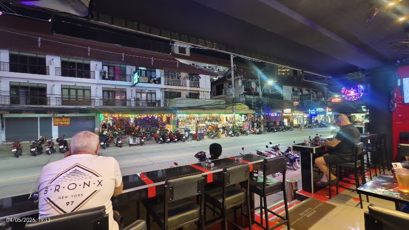 Country Club Bar, Pattaya