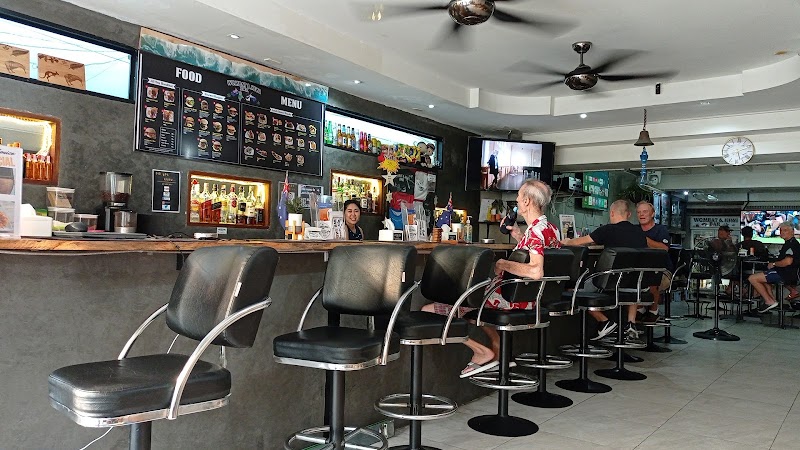 WOMBAT & KIWI BAR and Restaurant, Soi 9