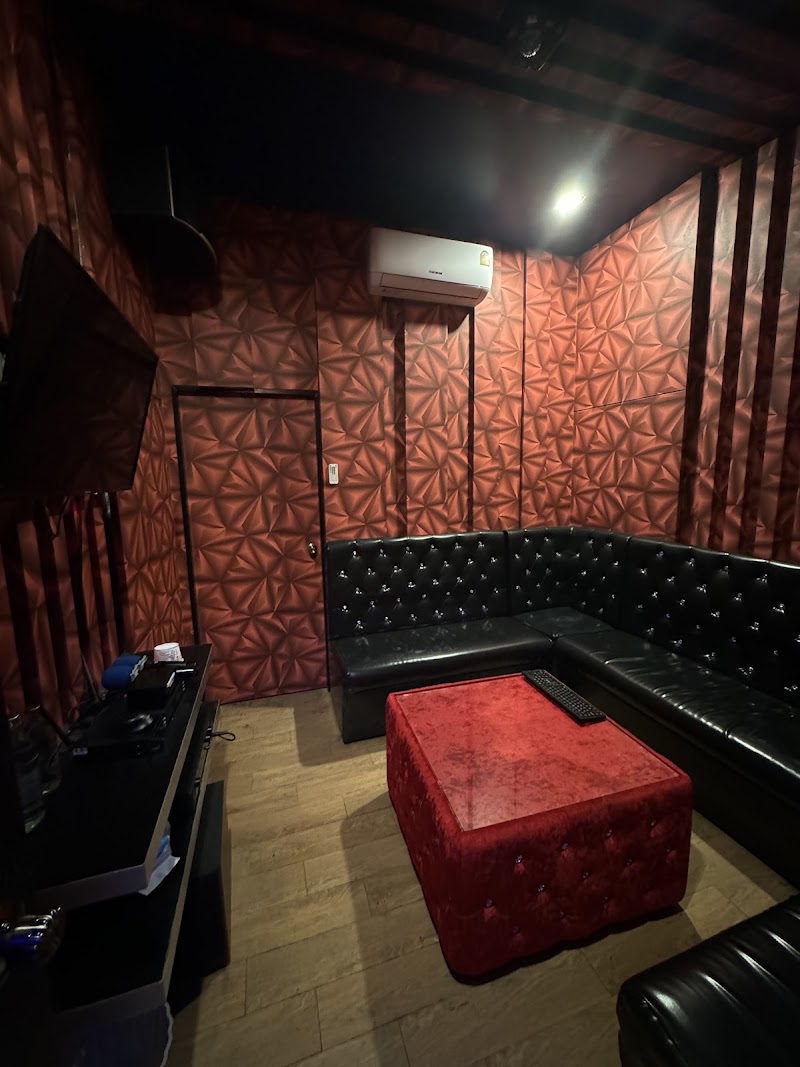 Space club & karaoke pattaya, Pattaya