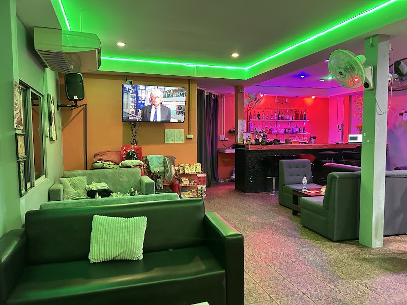 Parisa Bar, Pattaya
