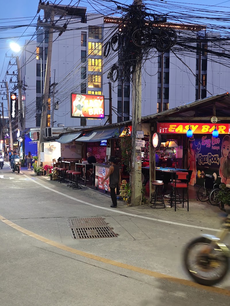 อีซี่ บาร์, Pattaya