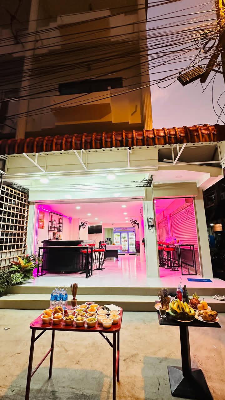 MANFAH BAR BEER, Central Pattaya