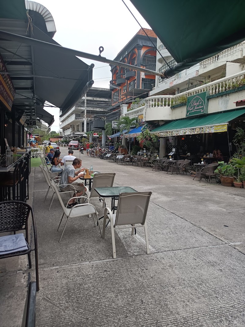 SUPERTOWN Jomtien Walking Street arc, Pattaya
