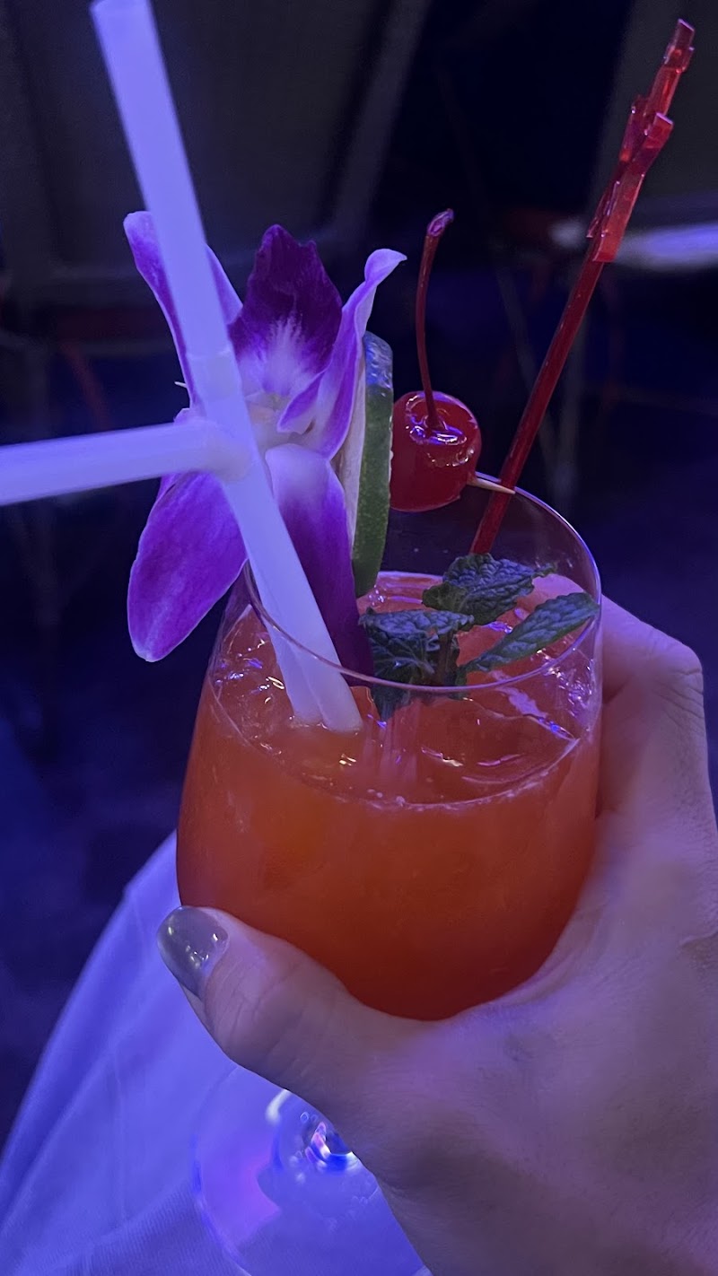 Madam-T, Pattaya