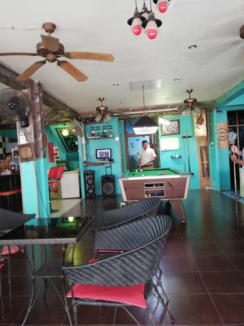 Aew Beer Bar, Pattaya