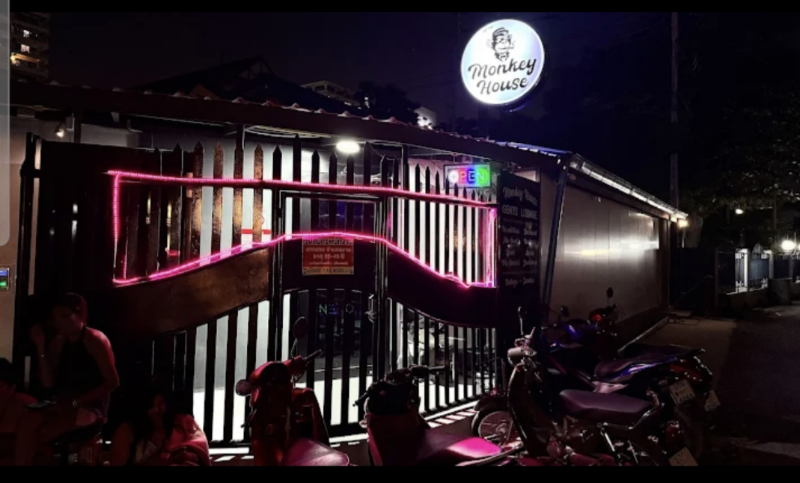 Monkey House Gentlemen's Lounge Bar Restaurant PattayaJomtien, Pattaya