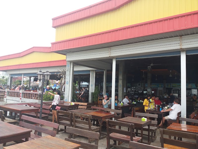 Pattaya Beer Garden, Beach Road
