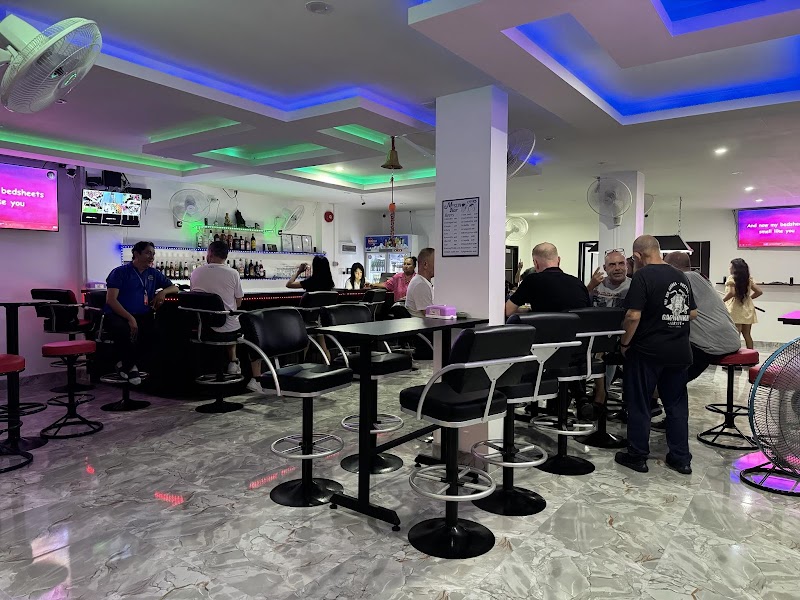 MOGGY’S BAR AND GUEST HOUSE, Pattaya