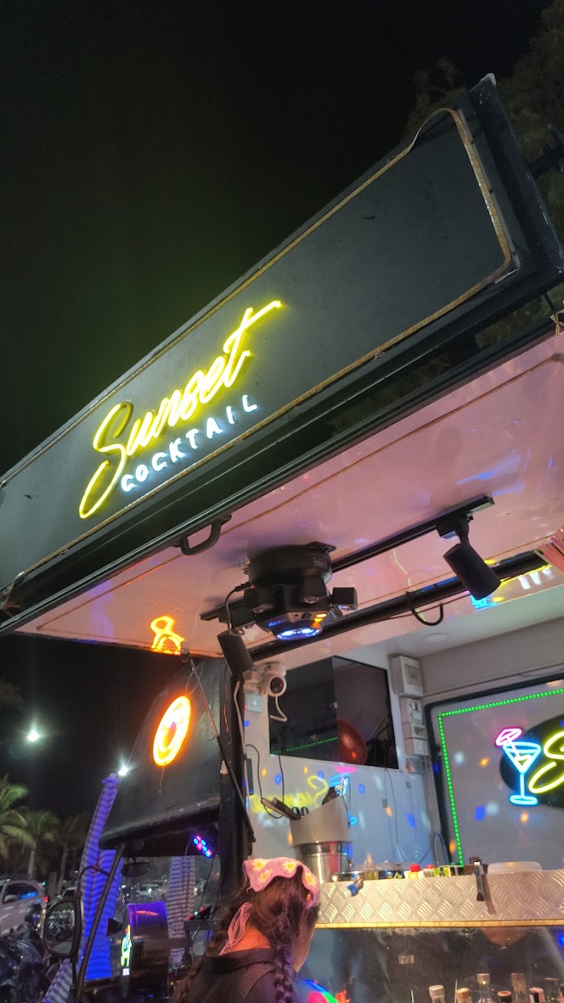 Sunset Beach Cocktails, Pattaya
