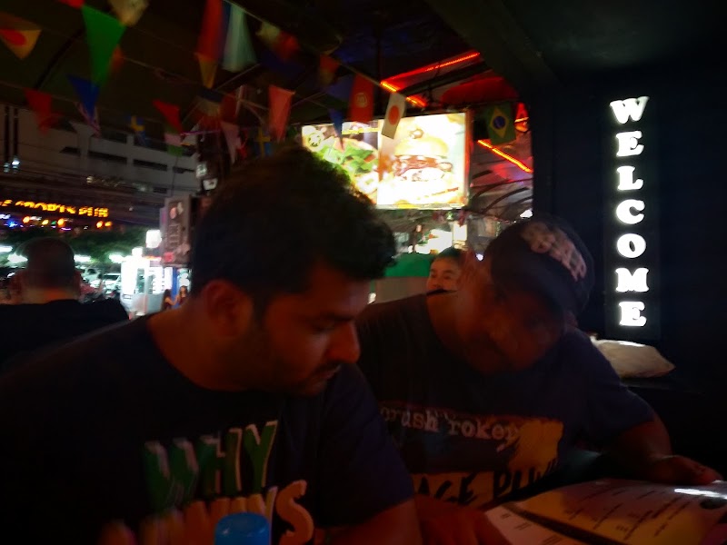 Escobar pattaya, Walking Street