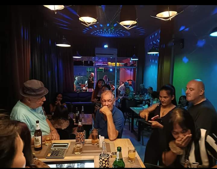 Horn Pub Food & Drinks, Pattaya