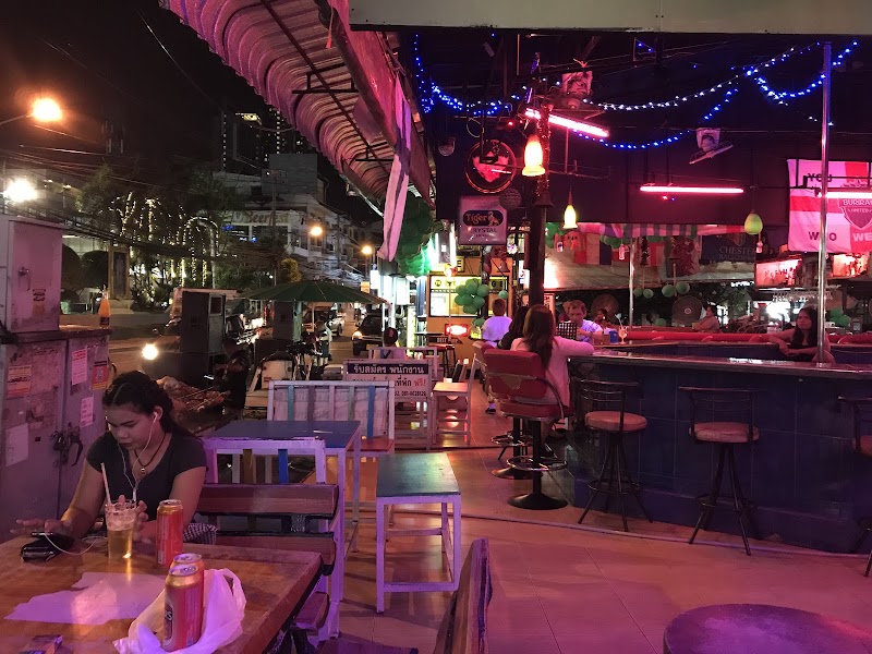 Aom Beer Bar, Pattaya Sai Song (3rd Road)