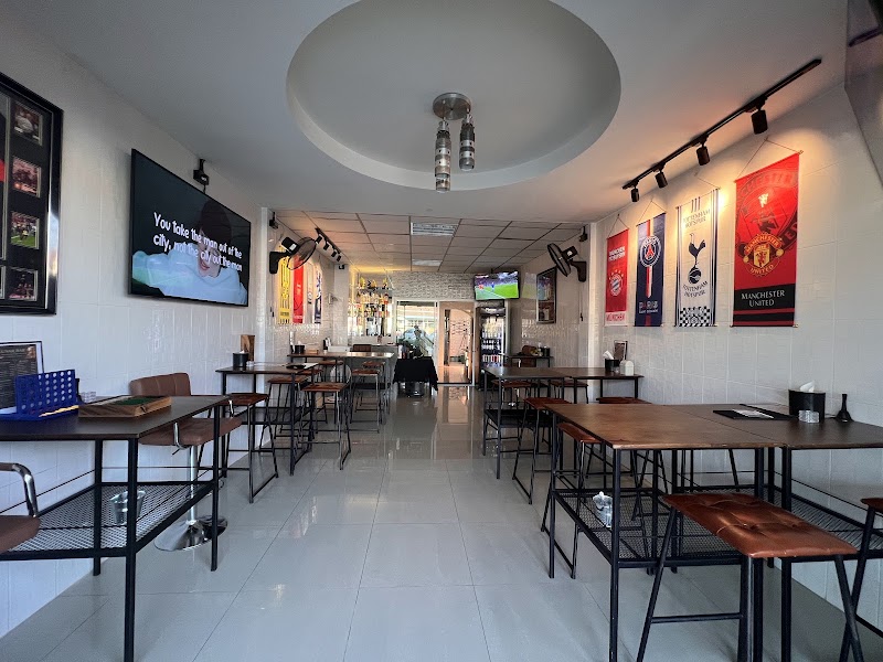 Lunar bar khaonoi, Pattaya