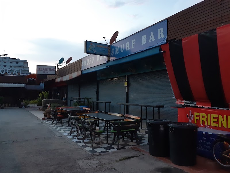 Smurf Bar, Soi Buakhao