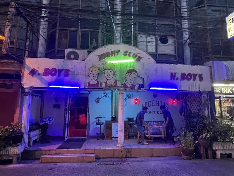 NICE BOYS, Walking Street